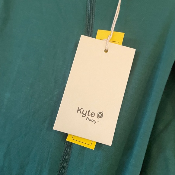 Kyte BABY emerald romper pajama One Piece 18-24 bamboo - Picture 3 of 3